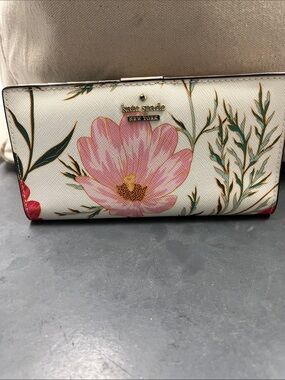 NWOT kate spade Cream Floral Continental Wallet Pink Flower  Storybook lining